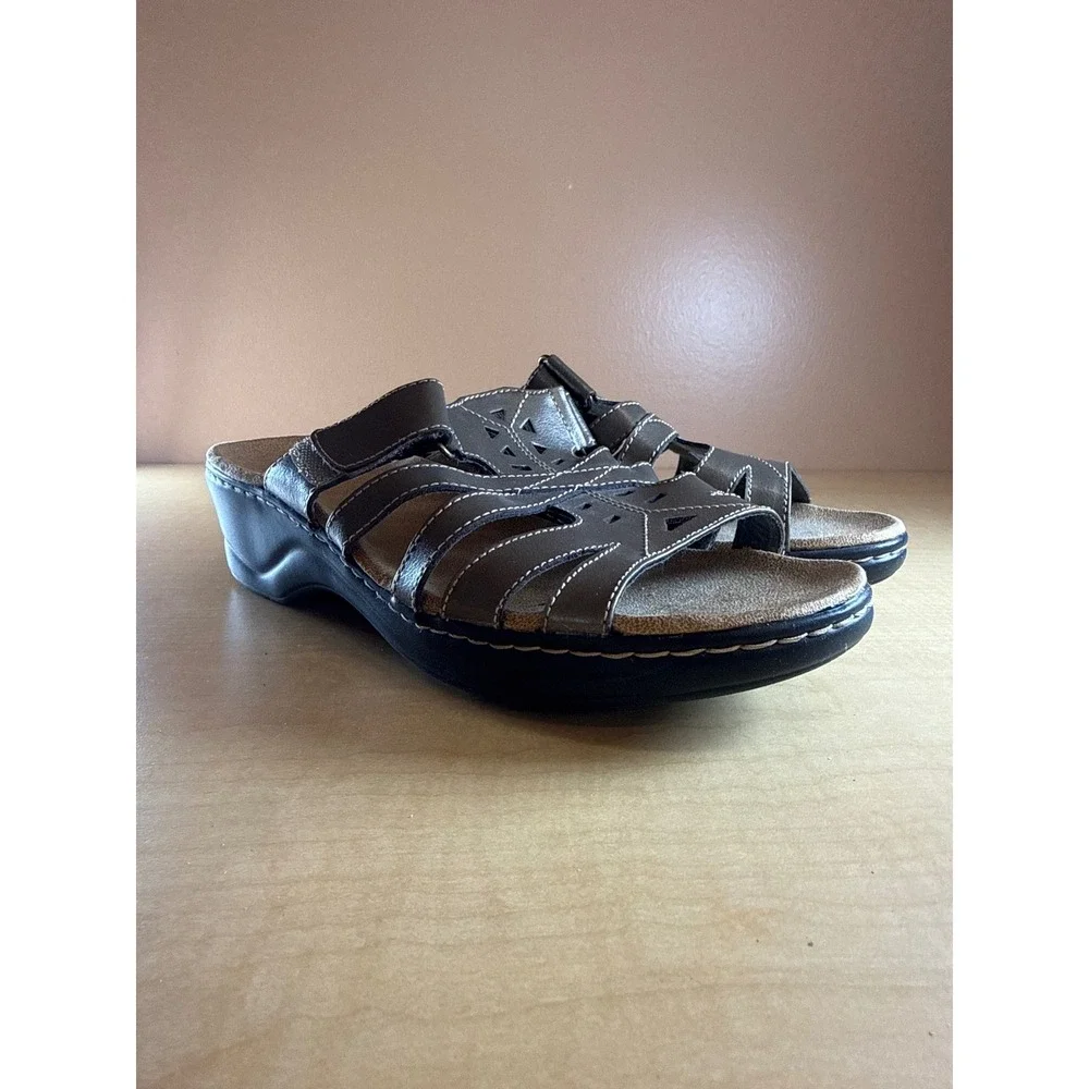 Clarks‎ Bendables Womens 11W Pewter Metallic Leather Cutout Wedge Slide Sandals